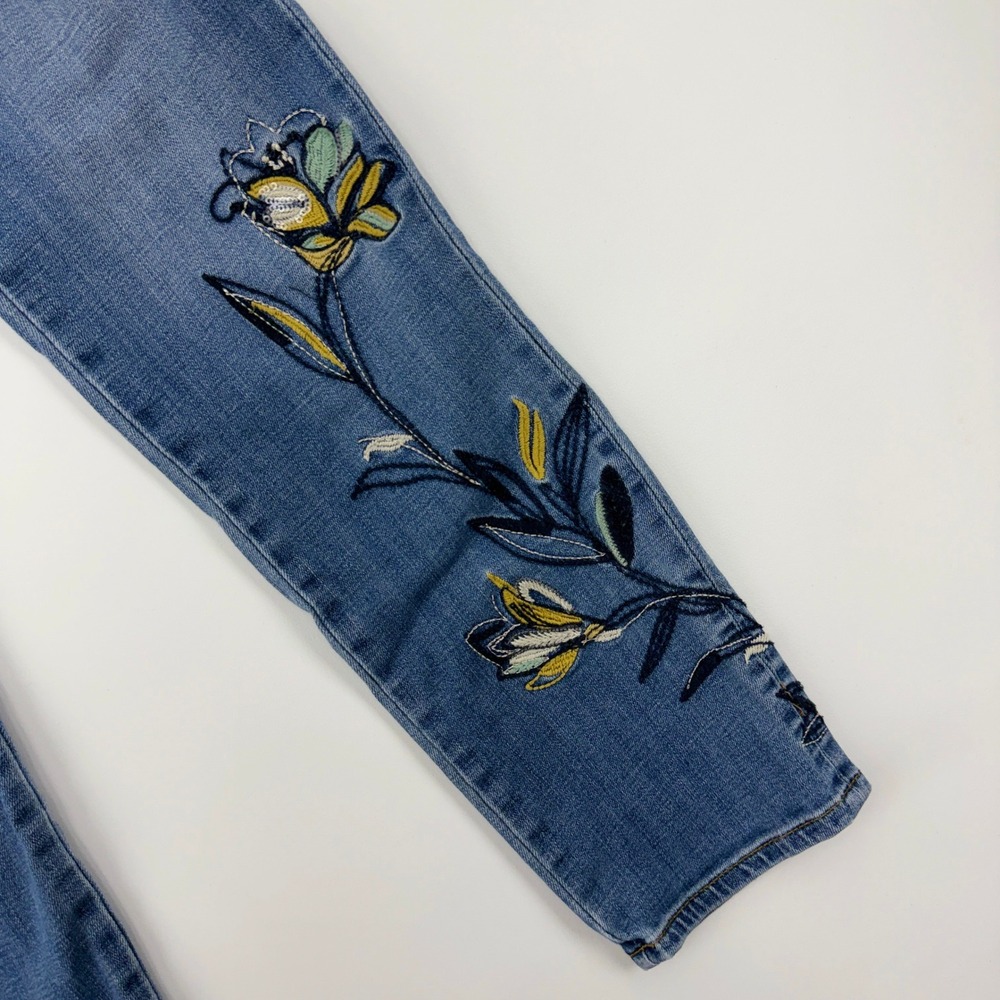 Chicos So Slimming Girlfriend Slim Leg Ankle Jeans Floral Embroidered Blue 00R - Picture 11 of 15
